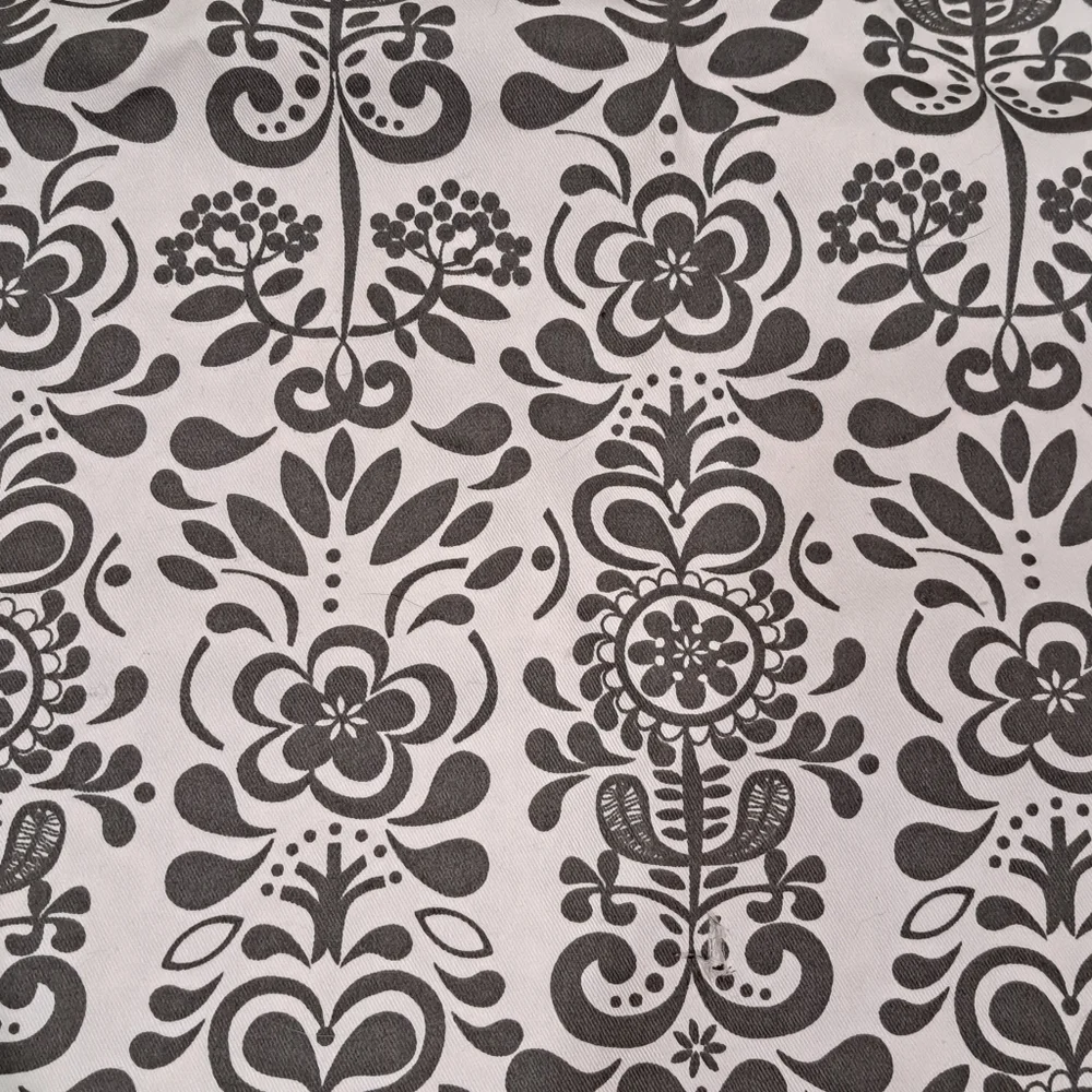 IKEA AKERKULLA Gray/White Floral Euro Pillow Cover Sham 26